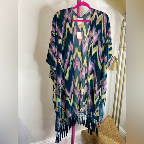 NWT NEW FREE PEOPLE DRIPPING VELVET
KIMONO, GREEN - Picture 1 of 12